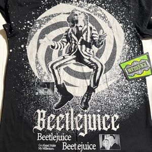 Beetlejuice Graphic Mens T-Shirt
Size Small, Brand New with Tags
Large